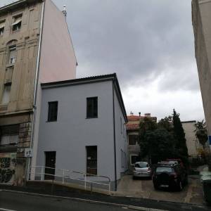 RIJEKA, BANDEROVO - dvojna kuća na odličnoj lokaciji