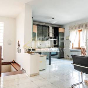 Rijeka, Belveder, 265.54m2, dvoetažni stan, garaža, okućnica