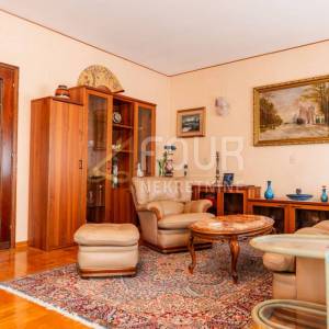 Rijeka, Belveder, 265.54m2, dvoetažni stan, garaža, okućnica