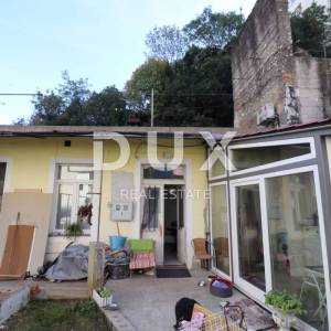 RIJEKA, BELVEDER, DVIJE KUĆICE S PREDIVNIM VRTOVIMA U CENTRU GRADA