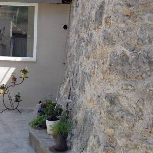 RIJEKA, BELVEDER, DVIJE KUĆICE S PREDIVNIM VRTOVIMA U CENTRU GRADA
