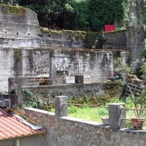 RIJEKA, BELVEDER, DVIJE KUĆICE S PREDIVNIM VRTOVIMA U CENTRU GRADA