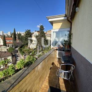 RIJEKA, BULEVARD- predivan gospodski stan s panoramskim pogledom na more, VLASTITA GARAŽA