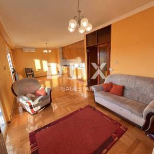 RIJEKA, ČAVLE - Prostrani stan 95m2 3S+DB i GARAŽA