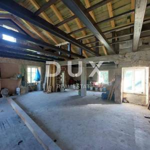 RIJEKA, ČAVLE- stan sa započetom adaptacijom