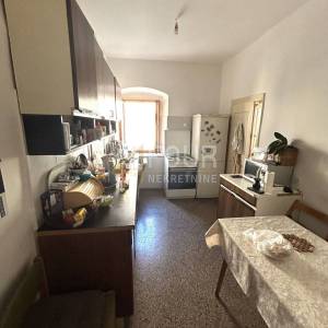 Rijeka, Centar, 100.90m2, 3skl