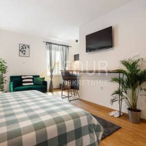 Rijeka, Centar, 161.65m2, u naravi 5 studio apartmana