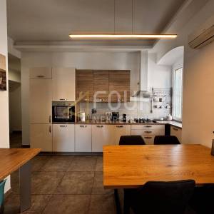 Rijeka, Centar, 166.49m2, u naravi 5 apartmana