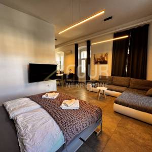 Rijeka, Centar, 166.49m2, u naravi 5 apartmana