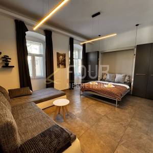 Rijeka, Centar, 166.49m2, u naravi 5 apartmana