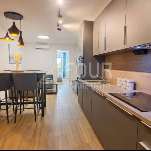Rijeka, Centar, 3skl, 93,50m2 - u naravi 2 stambene jedinice