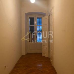 Rijeka, Centar, 98.47m2, 4skl, balkon