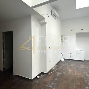 Rijeka, Centar, adaptirani poslovni prostor, 57m2, SAMO KOD NAS!