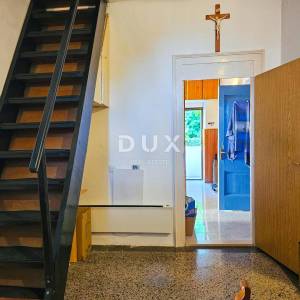 RIJEKA, CENTAR - Dvoetažni stan 104 m2, s dvorištem i parkingom