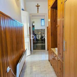 RIJEKA, CENTAR - Dvoetažni stan 104 m2, s dvorištem i parkingom
