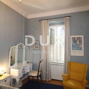 RIJEKA, CENTAR - Gospodski stan 2S+DB, kompletno uređen