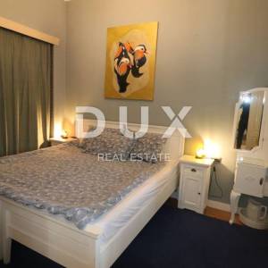 RIJEKA, CENTAR - Gospodski stan 2S+DB, kompletno uređen