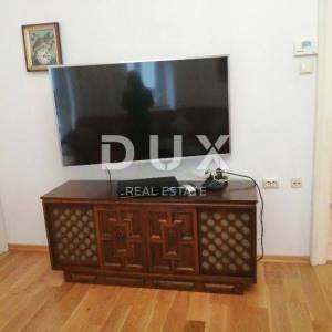 RIJEKA, CENTAR - Gospodski stan u centru, s liftom