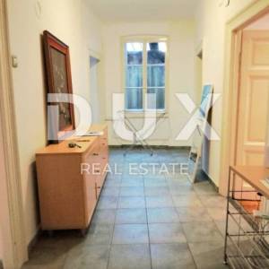 RIJEKA, CENTAR, lijepi 2S+DB s pogledom na more