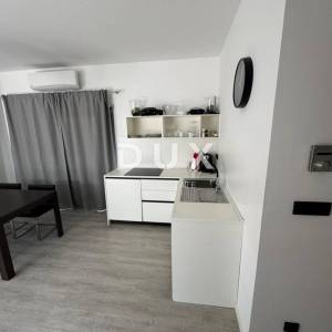 RIJEKA, CENTAR- moderan stan 96m2 s garažnim mjestom