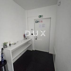 RIJEKA, CENTAR- moderan stan 96m2 s garažnim mjestom