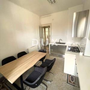 RIJEKA, CENTAR - Prilika za investiciju, prostrani stan 175 m2!