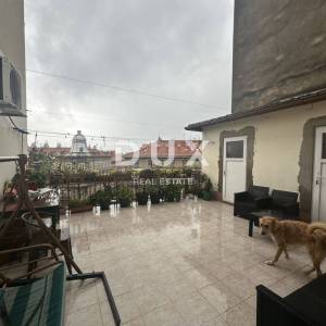 RIJEKA, CENTAR - Prostrani stan sa velikom terasom