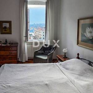 RIJEKA, CENTAR - Stan 116m2 prvi red do mora!