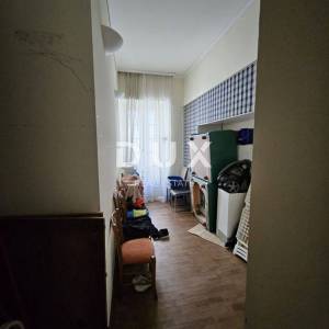RIJEKA, CENTAR- stan 190,77 udaljen 50m od mora