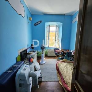 RIJEKA, CENTAR- stan 190,77 udaljen 50m od mora