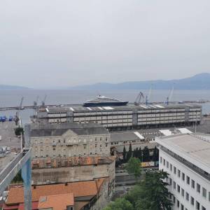 RIJEKA, CENTAR - stan 93m2 panoramski pogled na more i grad
