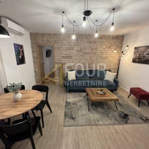 Rijeka, Centar - strogi, 81.18m2, u naravi 2 stana tik uz Korzo