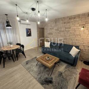 Rijeka, Centar - strogi, 81.18m2, u naravi 2 stana tik uz Korzo