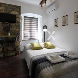 RIJEKA, CENTAR - tri luksuzna apartmana u centru Rijeke.