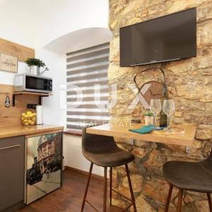 RIJEKA, CENTAR - tri luksuzna apartmana u centru Rijeke.