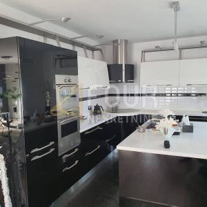 Rijeka, Donja Drenova, 214.39m2, dvoetažni 3s+db, kvalitetan stan!
