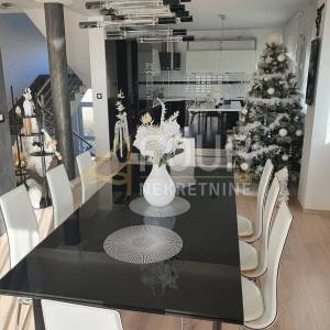 Rijeka, Donja Drenova, 214.39m2, dvoetažni 3s+db, kvalitetan stan!