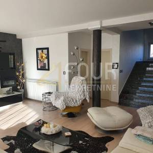 Rijeka, Donja Drenova, 214.39m2, dvoetažni 3s+db, kvalitetan stan!