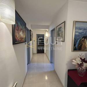 Rijeka, Donja Drenova, 3s+db, lođa, pogled na more