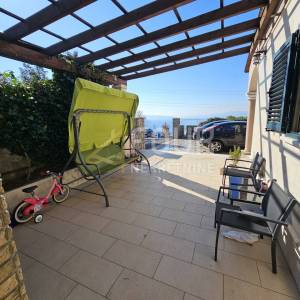 Rijeka, Donja Drenova, 70m2, 1s+db, terasa, poglede na more