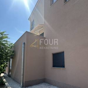 Rijeka, Donja Drenova, samostojeća kuća, 292m2, pogled na more