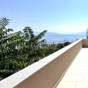 Rijeka, Donja Drenova, samostojeća kuća, 292m2, pogled na more