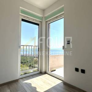 Rijeka, Donja Drenova, samostojeća kuća, 292m2, pogled na more