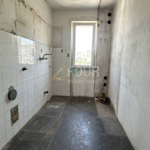 Rijeka, Donja Vežica, 2skl, 53.10m2, lođa, pogled na more