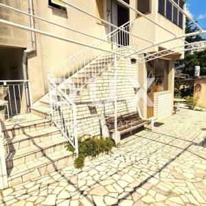 RIJEKA, DONJA VEŽICA - 3SKL, 90 m2, okućnica!