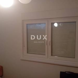 RIJEKA, DRAŽICE, CENTAR - samostojeća kuća sa dva odvojena stana na odličnoj lokaciji + 2.200 m2 građevinskog zemljišta! PRILIK...