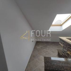 Rijeka, Drenova, dvoetažni 2s+db, balkon