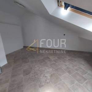 Rijeka, Drenova, dvoetažni 2s+db, balkon