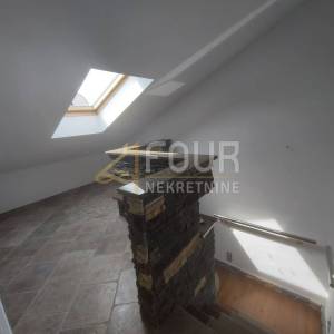 Rijeka, Drenova, dvoetažni 2s+db, balkon