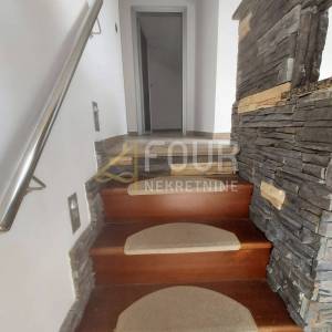 Rijeka, Drenova, dvoetažni 2s+db, balkon
